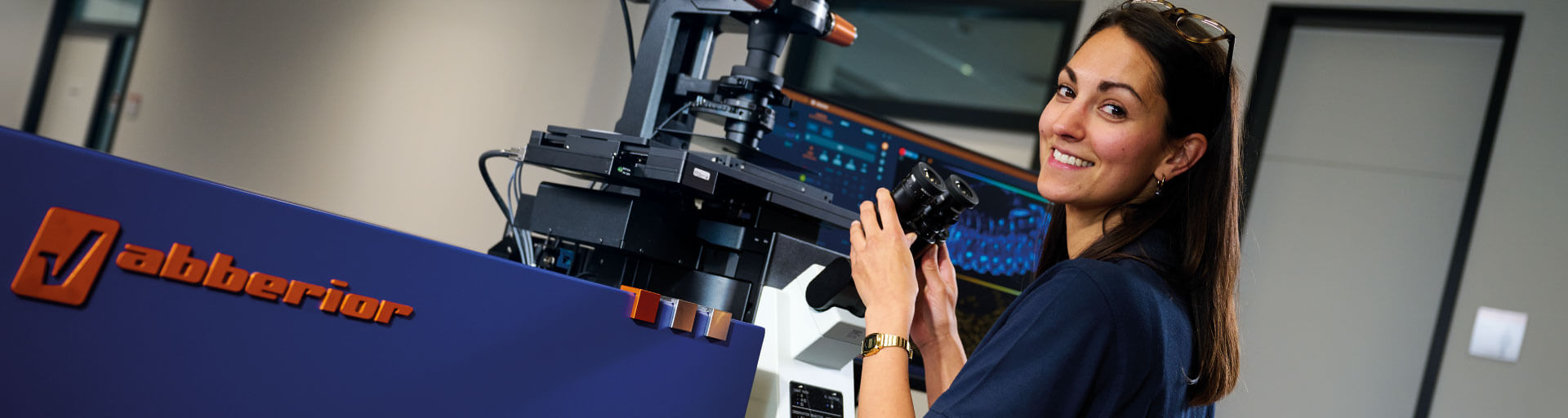 MIRAVA POLYSCOPE – the world’s only all-in-one solution for confocal, MATRIX, STED and MINFLUX microscopy with resolutions from millimeters down to 3.2 nm